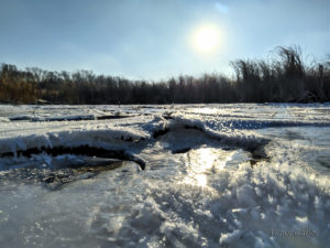 На Казанке уже началась зима: река покрылась красивым тонким льдом/Фото: Тимур Галиев
