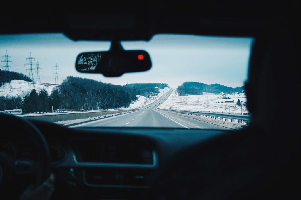 Советы экспертов: как безопасно ездить на автомобиле зимой. Фото: pixabay.com