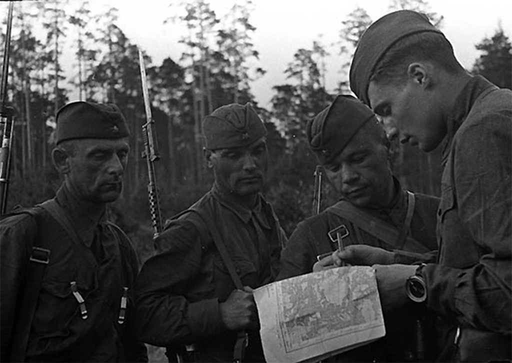 22 июня 1941 года Германия напала на СССР. Сегодня в России отмечают День памяти и скорби. Фотографии из фотоархива Минобороны РФ.